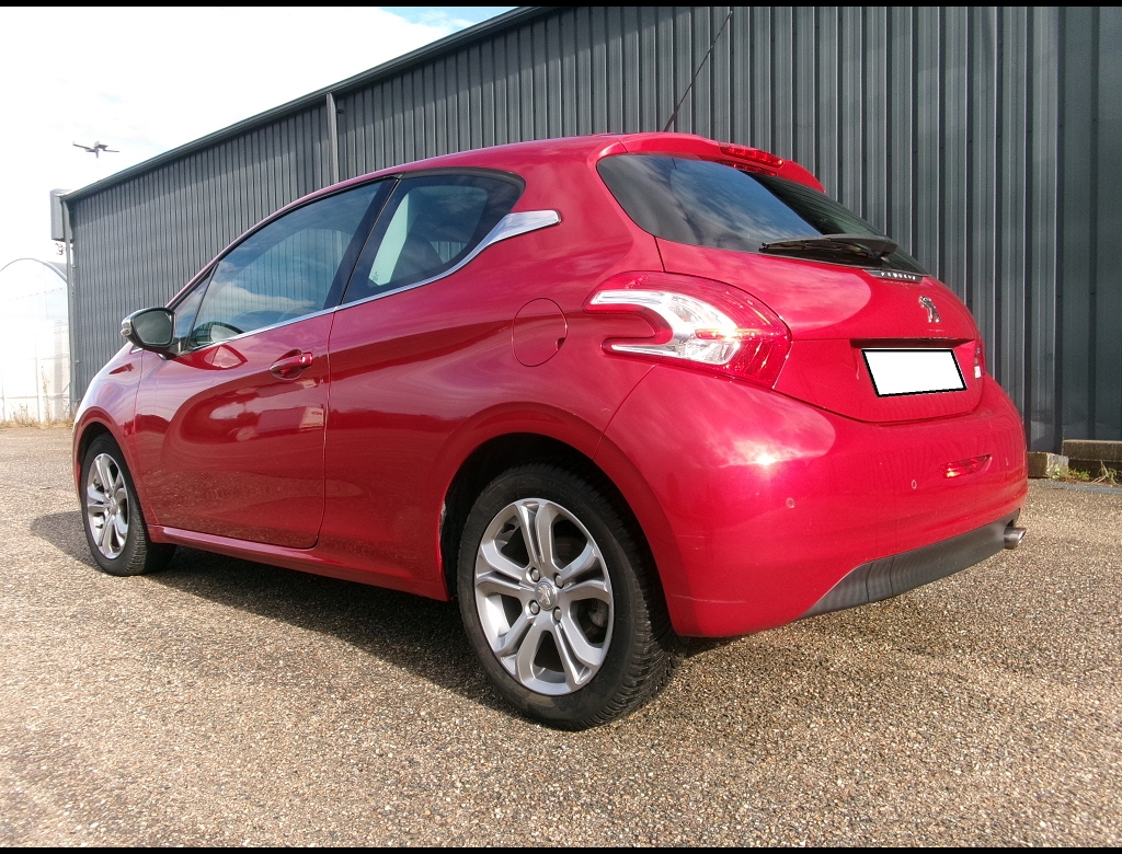 Peugeot 208 - PTECH 110 ALLURE BVM
